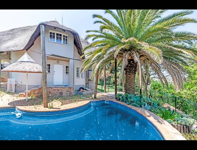 3 BEDROOM FREEHOLD RENTED IN HELDERKRUIN